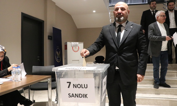 Ayrıntılar Netleşti: Bursa TB'de 21 meclis üyesi ve komite üyeleri seçimi saat 17.00'de sona erecek ve Merak E