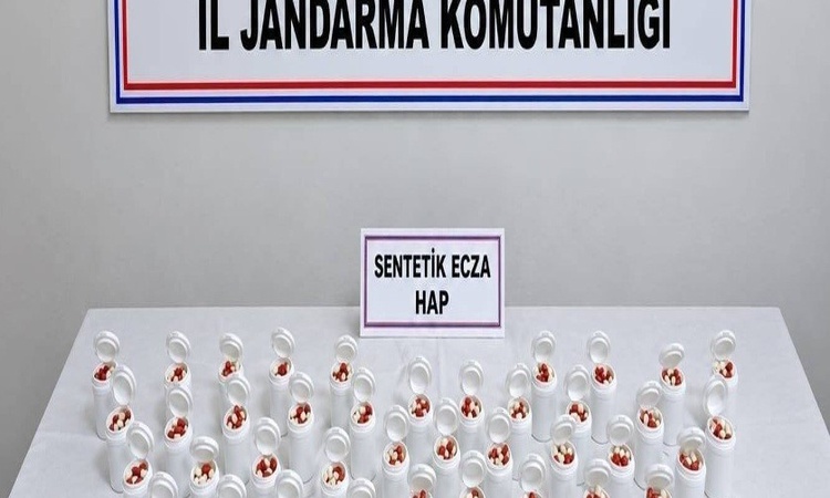 Ayrıntılar Netleşti: Çanakkale'de operasyonda 2 bin 572 sentetik ecza ele geçirildi, 1 şüpheli hakkında tutukl