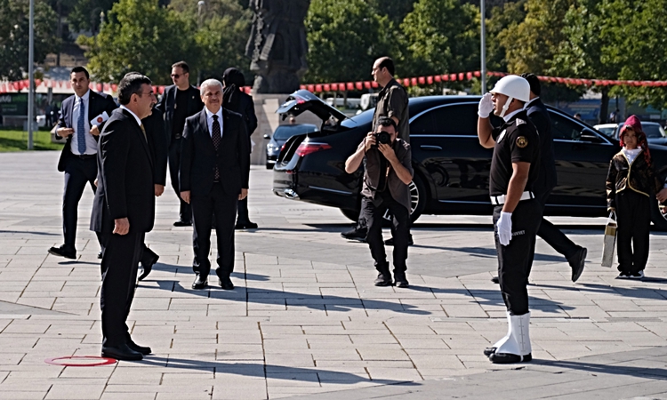 Ayrıntılar Netleşti: Cevdet Yılmaz: Sosyal medya aslında bizleri yalnızlaştıran, toplumdan koparan bir medya |