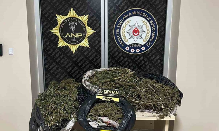 Ayrıntılar Netleşti: Ceyhan'da 8 kilo 562 gram esrarın ele geçirildiği operasyonda 2 şüpheli hakkında tutuklam
