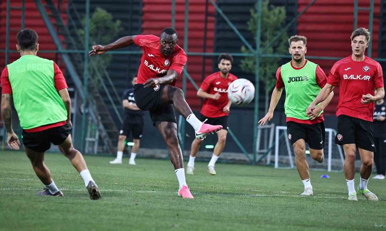 Ayrıntılar Netleşti: Çorum FK, Beşiktaş Maçına Kuvvet ve Taktikle Hazırlanıyor | İşte Tüm Ayrıntılar