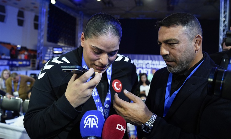 Ayrıntılar Netleşti: Cumhurbaşkanı Erdoğan, Avrupa şampiyonu milli boksör Havvanur Kethüda'yı tebrik etti - So