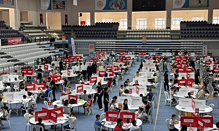 Ayrıntılar Netleşti: Deneyap uygulama sınavı Turgutlu'da yapıldı, Kaymakam Kapankaya alanı ziyaret etti