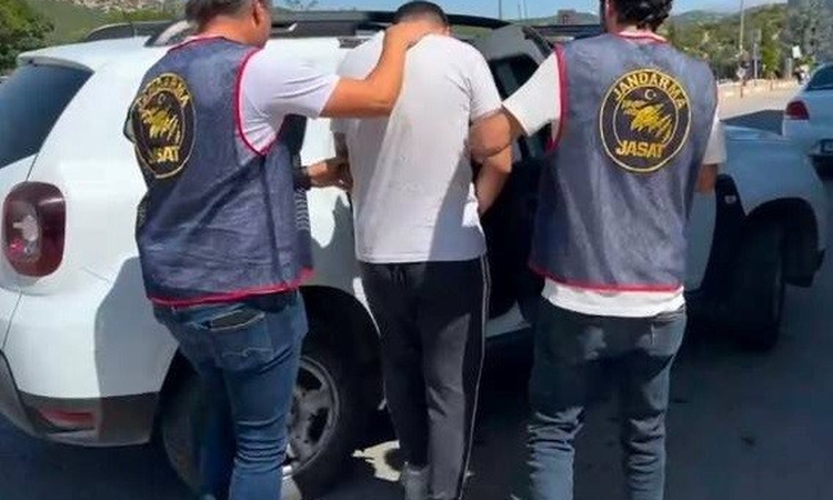 Ayrıntılar Netleşti: Denizli’de yaşlı vatandaşı dolandıran 2 şüpheli İzmir’de yakalandı - Son Dakika Bilgileri