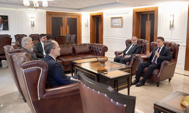 Ayrıntılar Netleşti: DEVA lideri Babacan, Yeniden Refah Partisi lideri Erbakan'ı ziyaret etti.: Gelişmeler Tak