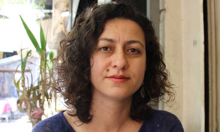 Ayrıntılar Netleşti: DİSK Basın-İş, gazeteci Derya Okatan'ın tutuklama talebiyle sevk edildiğini bildirdi ve M