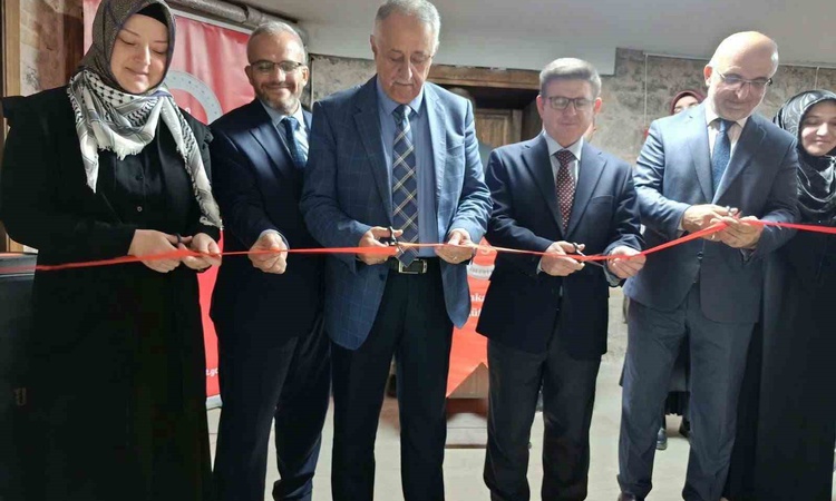 Ayrıntılar Netleşti: Diyanet destekli projede hafızlık öğrencilerinin çini ve resim sergisi açıldı: Gelişmeler