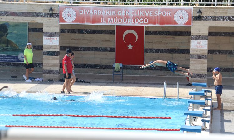Ayrıntılar Netleşti: Diyarbakır'da 35 bin kişi yüzme öğrendi