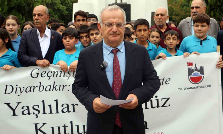 Ayrıntılar Netleşti: Diyarbakır'da Yaşlılar Günü için düzenlenen yürüyüş Anıt Park'ta sona erdi ve Merak Edile