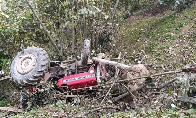 Ayrıntılar Netleşti: Düzce Akçakoca'da devrilen traktörün sürücüsü yaşamını yitirdi