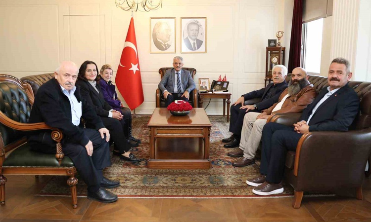 Ayrıntılar Netleşti: Düzce Kent Konseyi yönetimi, Vali Makas'a nezaket ziyaretinde bulundu ve Merak Edilenler