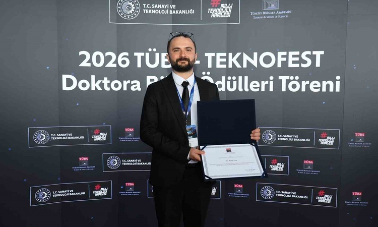Ayrıntılar Netleşti: Düzce Üniversitesi'nden Dr. Hasan Kara, TEKNOFEST Doktora Bilim Ödülü'nde üçüncü oldu | İ