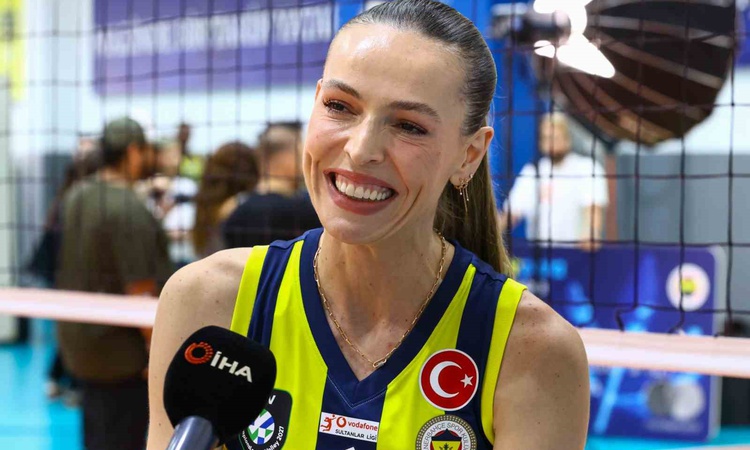 Ayrıntılar Netleşti: Eda Erdem, Fenerbahçe Medicana'nın Şampiyonlar Ligi'ni kazanmak istediğini söyledi ve Mer