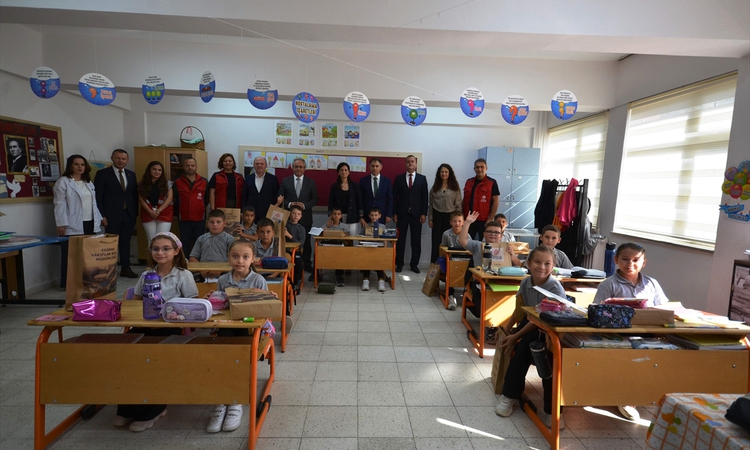 Ayrıntılar Netleşti: Edirne Vakıflar Bölge Müdürlüğü iki köy okuluna 237 kitap hediye etti | İşte Tüm Ayrıntıl