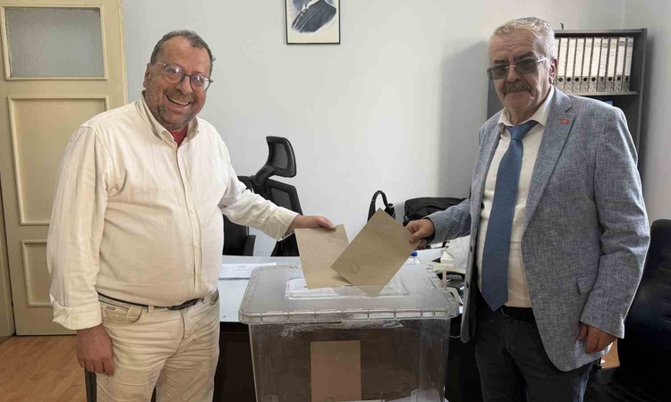 Ayrıntılar Netleşti: Edremit Ticaret Borsası'nda Özkan Kostak tek listeyle başkanlığa aday oldu | İşte Tüm Ayr