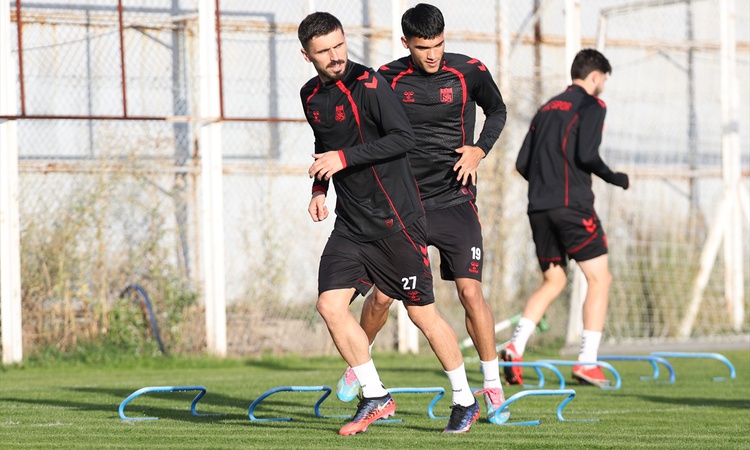 Ayrıntılar Netleşti: Ekenler Beton Sivasspor, Bandırmaspor deplasmanına pas ve taktikle hazırlandı: Gelişmeler