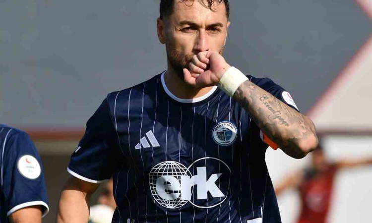 Ayrıntılar Netleşti: Erciyes 38 FSK kaptanı Akçakın, Adanaspor'a hat-trick yapıp ligde 4'e ulaştı ve Merak Edi