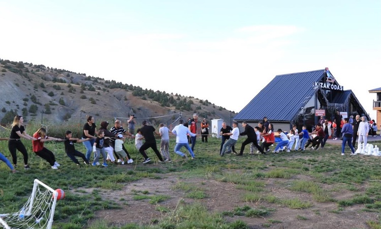 Ayrıntılar Netleşti: Erzincan'da ailelere Ergan Dağı'nda dijital detoks kampı düzenlendi: Gelişmeler Takip Edi