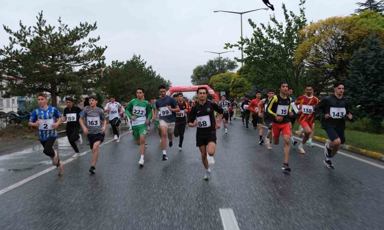 Ayrıntılar Netleşti: Erzincan'da düzenlenen Cumhuriyet Kupası'nda 168 sporcu mücadele etti - Son Dakika Bilgil