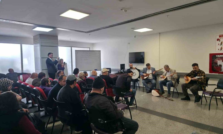 Ayrıntılar Netleşti: Erzincan'da ruh sağlığı merkezi danışanlarına konser ve sanat etkinliği düzenlendi | İşte
