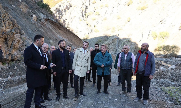 Ayrıntılar Netleşti: Erzincan Valisi Aydoğdu, yağıştan zarar gören Kureyşli Sarıkaya'da inceleme yaptı | İşte