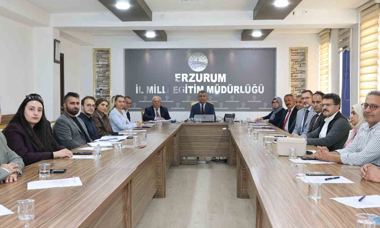 Ayrıntılar Netleşti: Erzurum'da rehberlik komisyonu akran zorbalığına karşı okul güvenliğini değerlendirdi ve