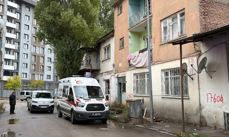 Ayrıntılar Netleşti: Erzurum Yakutiye'de 58 yaşındaki kişi evinde ölü bulundu, ölümü şüpheli bulundu: Gelişmel