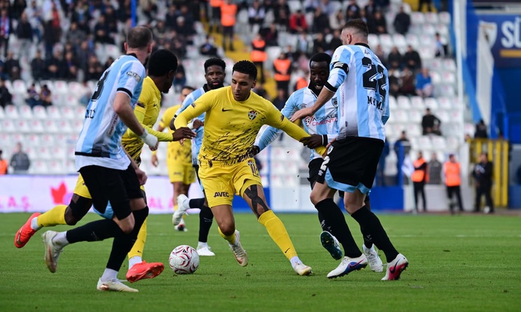 Ayrıntılar Netleşti: Erzurumspor FK, Süper Lig'de Eyüpspor'u 2-0 yenerek puanını 11'e çıkardı