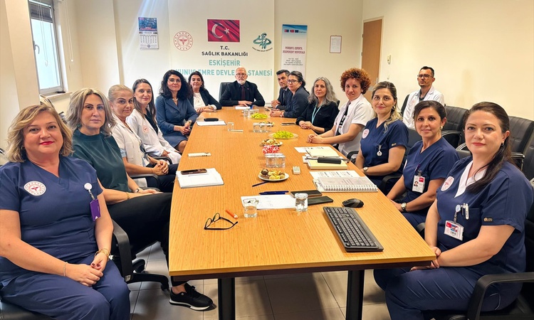 Ayrıntılar Netleşti: Eskişehir İl Sağlık Müdürü Bildirici, 6 aylık enfeksiyon kontrol toplantısına katıldı ve