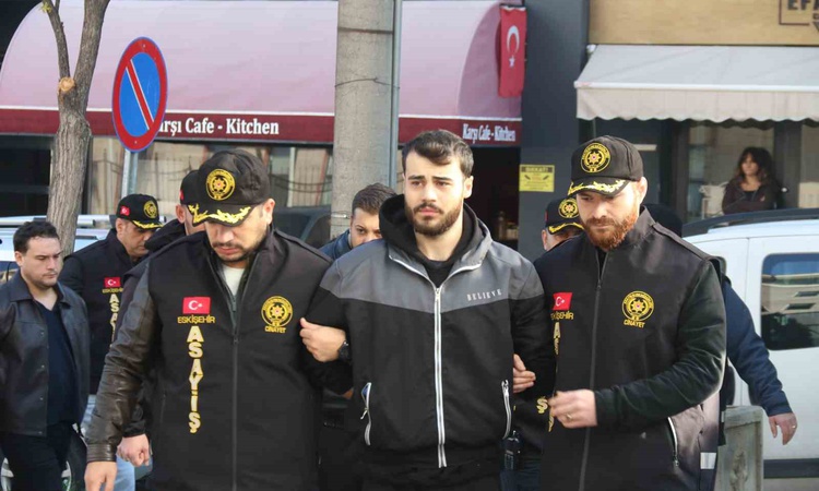 Ayrıntılar Netleşti: Eskişehir'de pompalı tüfekli kavgada 1 şüpheli hakkında tutuklama kararı verildi, 6 kişi