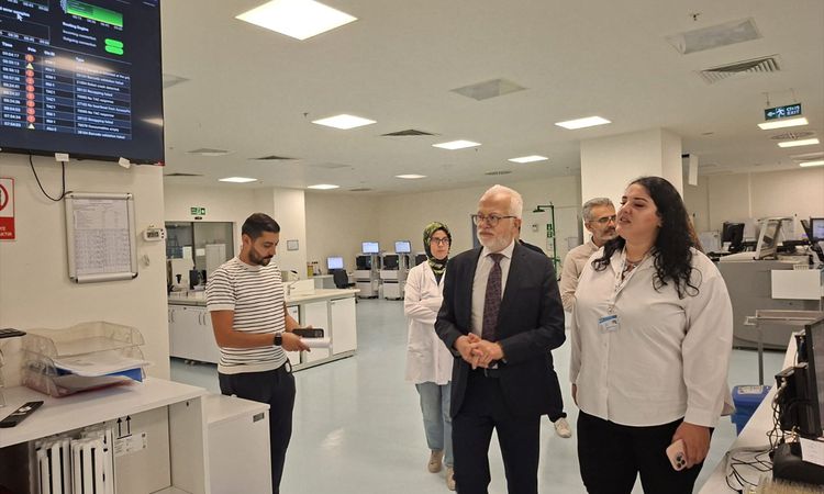 Ayrıntılar Netleşti: Eskişehir'de Sağlık Müdürü Laboratuvarları İnceledi ve Merak Edilenler