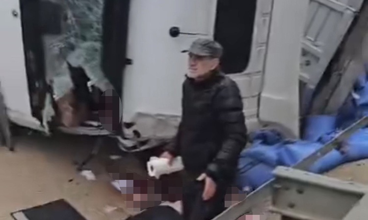 Ayrıntılar Netleşti: Eskişehir Sivrihisar'da tır yan yattı, 41 yaşındaki sürücünün kolu koptuğu öğrenildi