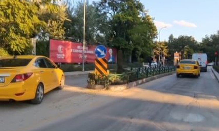 Ayrıntılar Netleşti: Eskişehir'de taksi şoförü ters yöne girdi, o anlar kask kamerasına yansıdı