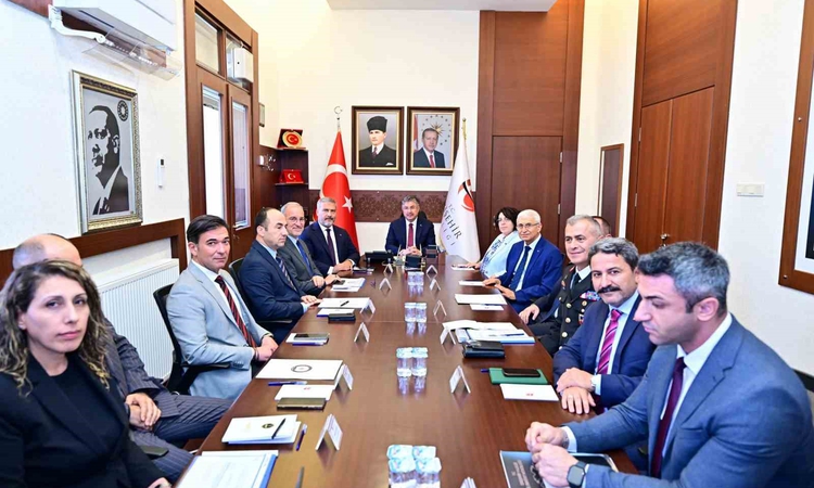 Ayrıntılar Netleşti: Eskişehir Valisi Yılmaz, üniversitelerin güvenliği için toplantıya başkanlık etti