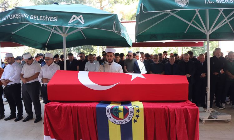 Ayrıntılar Netleşti: Fenerbahçe, tribünde kalp krizi sonucu vefat eden gazinin çocuklarına destek olacak | İşt
