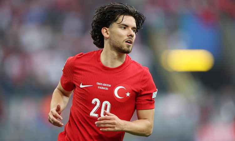 Ayrıntılar Netleşti: Ferdi Kadıoğlu, Fenerbahçe'ye geri mi dönüyor?