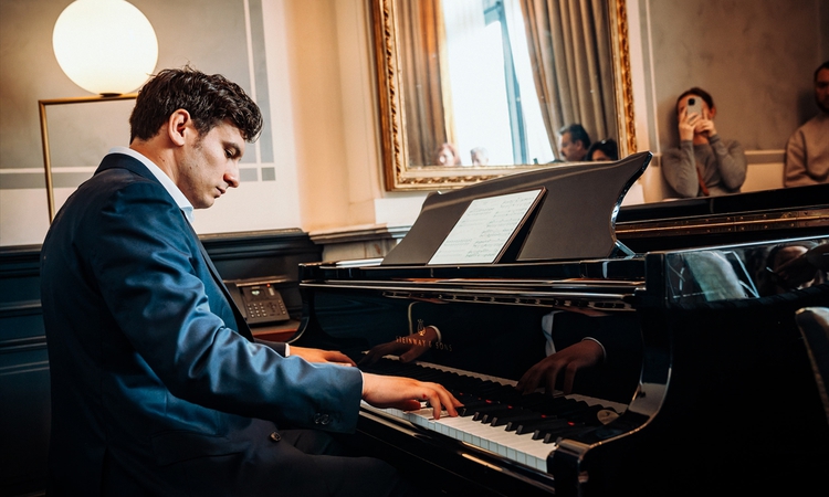 Ayrıntılar Netleşti: Genç Türk besteci ve piyanist Umut Veysel Demirtaş, Amsterdam'da konser verdi: Gelişmeler