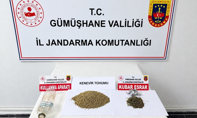Ayrıntılar Netleşti: Gümüşhane'de durdurulan araçta 7,5 gram kubar esrar ve kenevir tohumu ele geçirildi: Geli