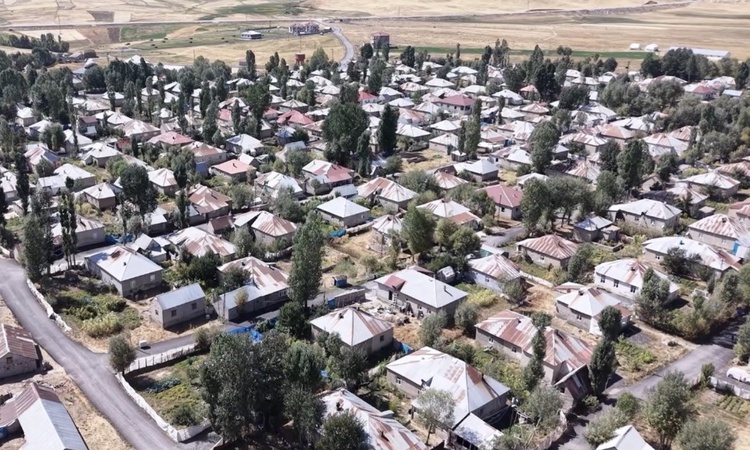 Ayrıntılar Netleşti: Hakkari Yüksekova'daki 220 haneli Doğanlı köyü simetrik yerleşimiyle dikkat çekiyor