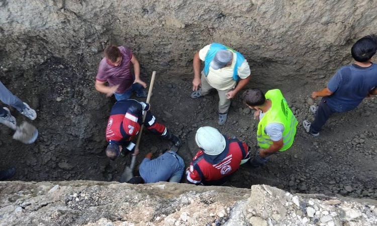 Ayrıntılar Netleşti: Hatay Arsuz'da altyapı çalışmasında göçük altında kalan 1 işçi yaralandı