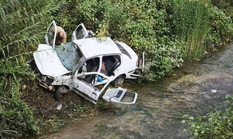 Ayrıntılar Netleşti: Hatay'da dereye uçan otomobilde 3 kişi yaralandı, AFAD ve itfaiye kurtardı - Son Dakika B