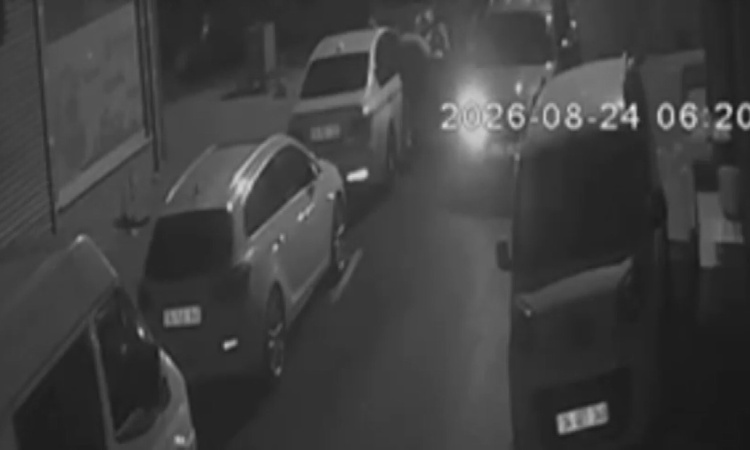 Ayrıntılar Netleşti: İstanbul'da 7 otomobildeki 'hayalet ekran' hırsızlığında 2 şüpheli yakalanarak gözaltına