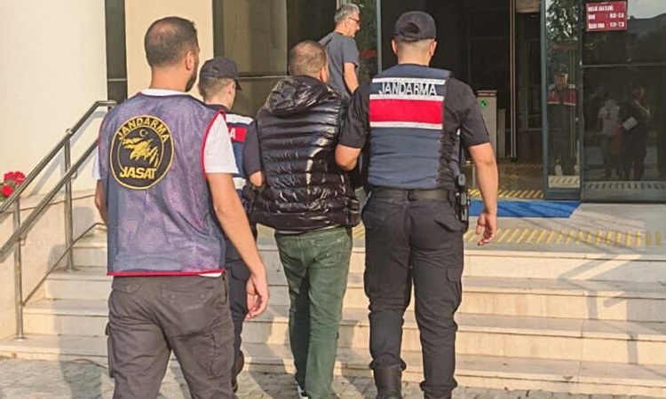Ayrıntılar Netleşti: İzmir'de 60 ayrı suçtan aranan hükümlü yakalandı - Son Dakika Bilgileri