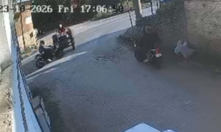 Ayrıntılar Netleşti: İzmir Ödemiş'te traktöre çarpan motosiklet durağa da çarptı, sürücü ağır yaralandı ve Mer