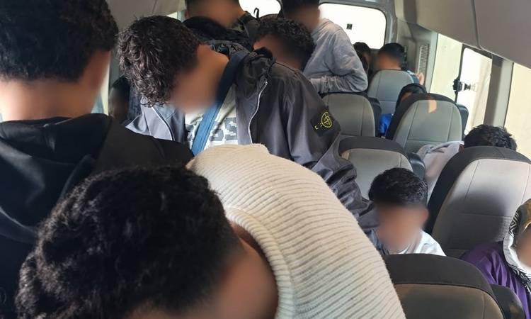 Ayrıntılar Netleşti: İzmir Urla'da jandarmanın durdurduğu araçta 34 düzensiz göçmen yakalandı