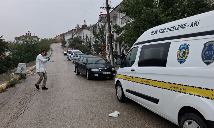 Ayrıntılar Netleşti: Karabük Eskipazar'da otomobilinden inen kişi düşerek hastanede yaşamını yitirdi