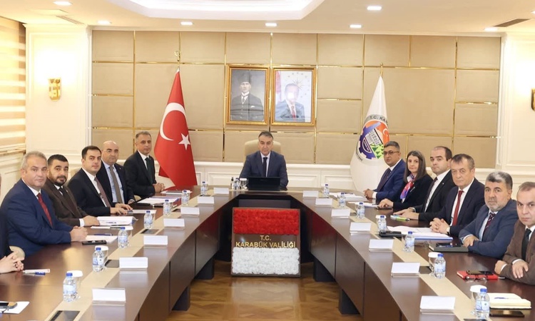 Ayrıntılar Netleşti: Karabük'te KÖYDES İl Tahsisat Komisyonu, Vali Çağatay başkanlığında toplandı: Gelişmeler