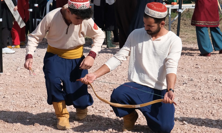 Ayrıntılar Netleşti: Karacabey'de Geleneksel Türk Okçuluk Türkiye Şampiyonası 204 sporcuyla sürüyor