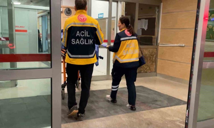 Ayrıntılar Netleşti: Karaman'da parkta çıkan bıçaklı kavgada bir kişi bacağından yaralandı ve Merak Edilenler