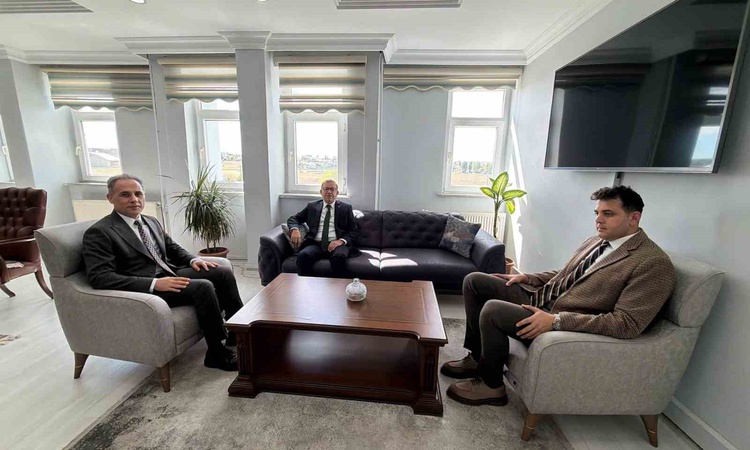 Ayrıntılar Netleşti: Kars Valisi Polat, Tarım ve Orman İl Müdürlüğü personeliyle öğle yemeğinde buluştu